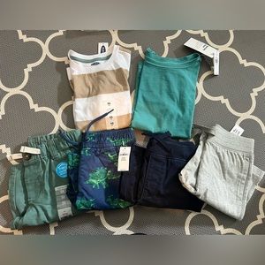 Boys Carters, Gap, Old Navy shorts & short sleeve tops lot, size 5T/5, NWT